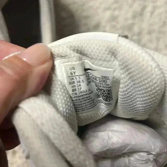 NIKE SIZE 6Y WHITE AIR FORCE 1 PREOWNED - Picture 14 of 16